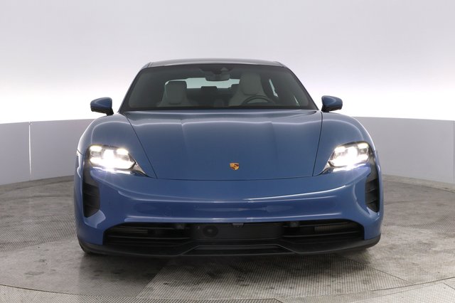 2023 Porsche Taycan — photo 9 of 22
