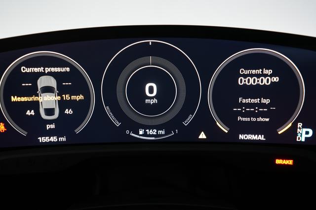 2023 Porsche Taycan — photo 5 of 22