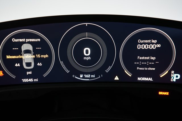 2023 Porsche Taycan — photo 5 of 22