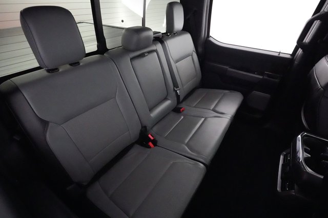 2023 Ford F-150 Lightning — photo 4 of 15