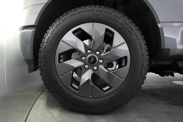 2023 Ford F-150 Lightning — photo 7 of 15