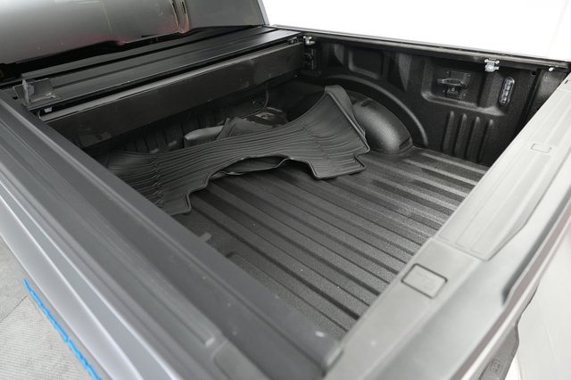 2023 Ford F-150 Lightning — photo 6 of 15