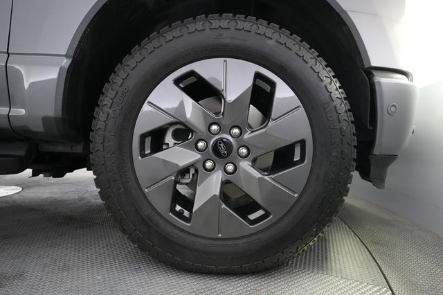 2023 Ford F-150 Lightning — photo 10 of 15