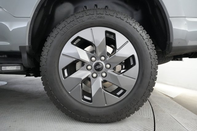 2023 Ford F-150 Lightning — photo 9 of 15