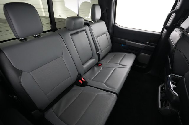 2022 Ford F-150 Lightning — photo 4 of 15
