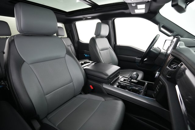 2022 Ford F-150 Lightning — photo 13 of 15