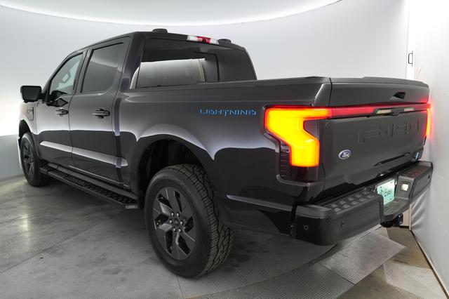 2022 Ford F-150 Lightning — photo 2 of 15
