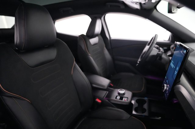 2022 Ford Mustang Mach-E — photo 18 of 21