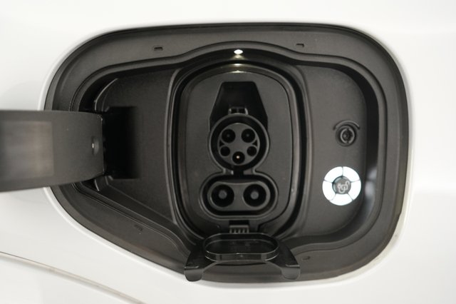 2022 Ford Mustang Mach-E — photo 8 of 21