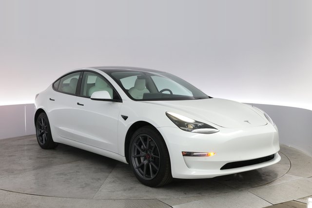 2022 Tesla Model 3 — photo 10 of 21