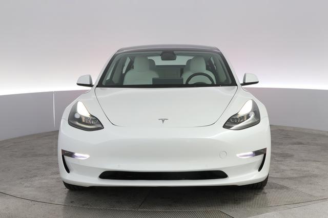 2022 Tesla Model 3 — photo 9 of 21