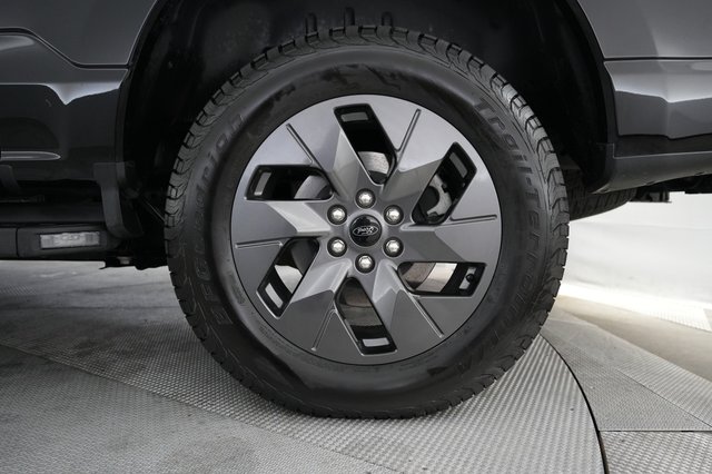 2023 Ford F-150 Lightning — photo 11 of 17