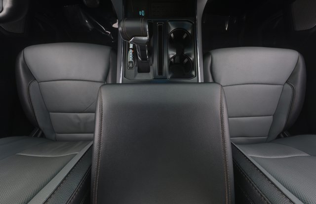 2023 Ford F-150 Lightning — photo 15 of 17