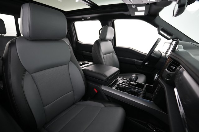 2023 Ford F-150 Lightning — photo 12 of 17