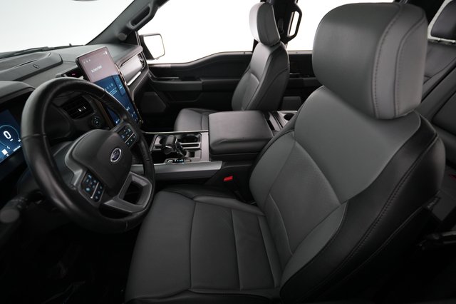 2023 Ford F-150 Lightning — photo 3 of 17