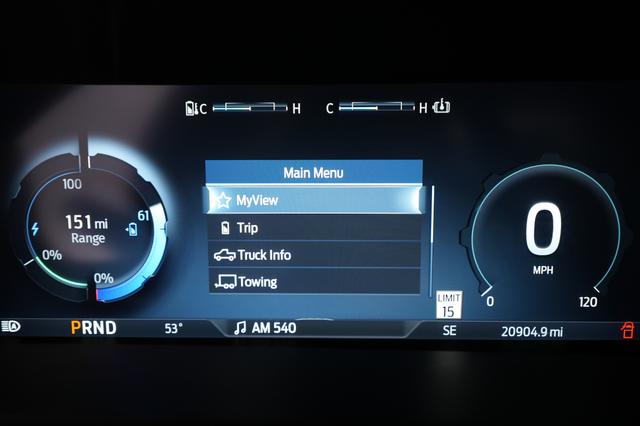 2023 Ford F-150 Lightning — photo 5 of 17
