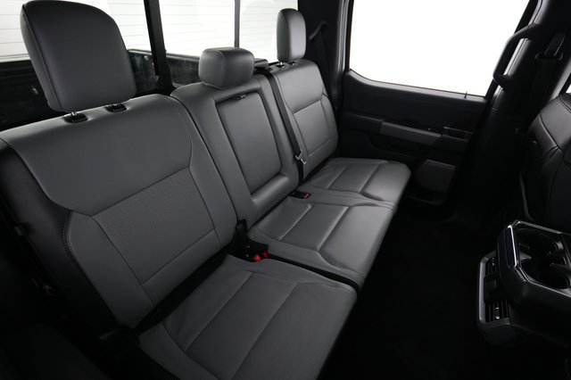 2023 Ford F-150 Lightning — photo 4 of 17