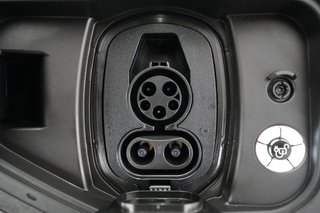 2023 Ford F-150 Lightning — photo 8 of 17