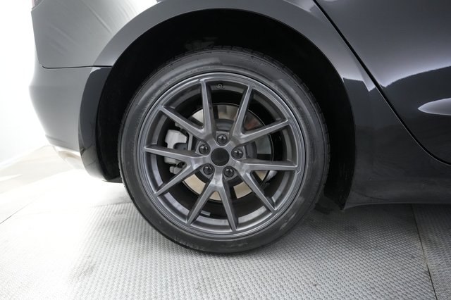 2023 Tesla Model 3 — photo 7 of 21