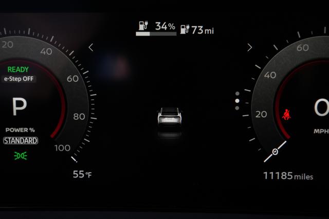 2023 Nissan Ariya — photo 5 of 23