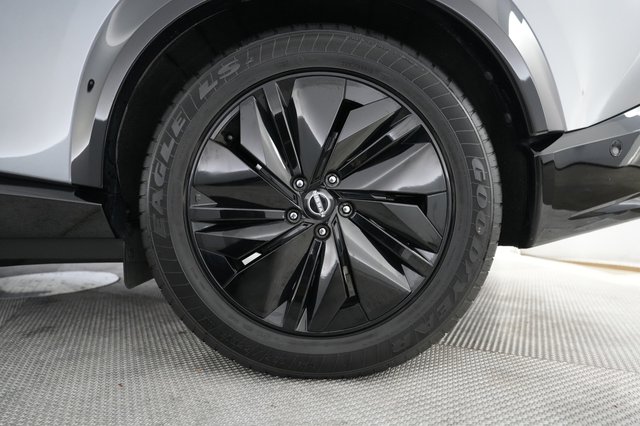 2023 Nissan Ariya — photo 17 of 25