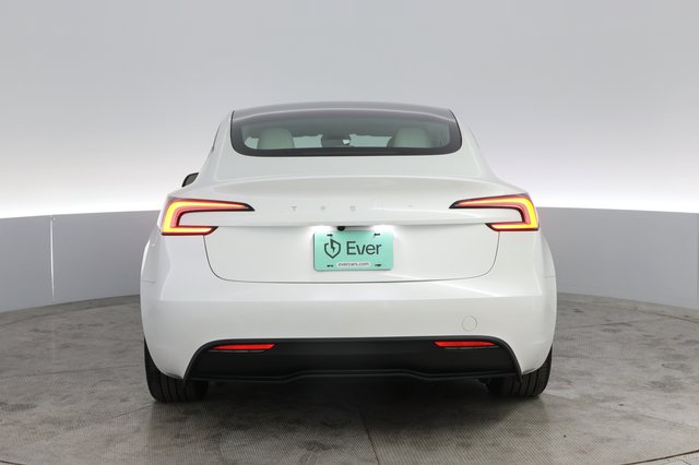 2025 Tesla Model 3 — photo 12 of 23