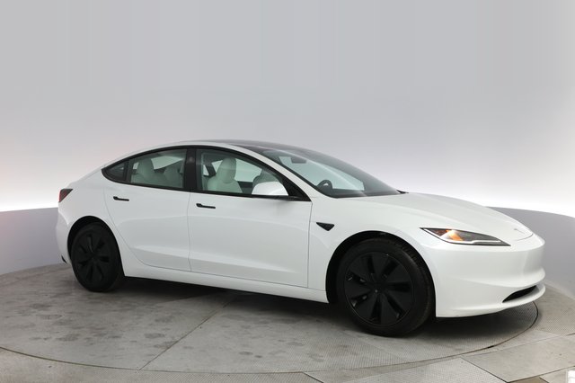 2025 Tesla Model 3 — photo 11 of 23