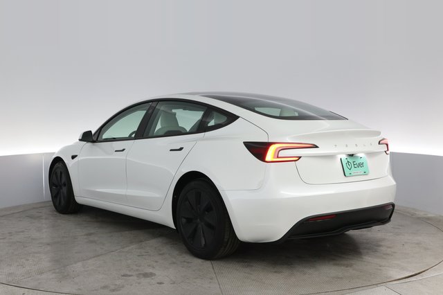 2025 Tesla Model 3 — photo 13 of 23