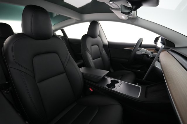 2022 Tesla Model 3 — photo 18 of 24