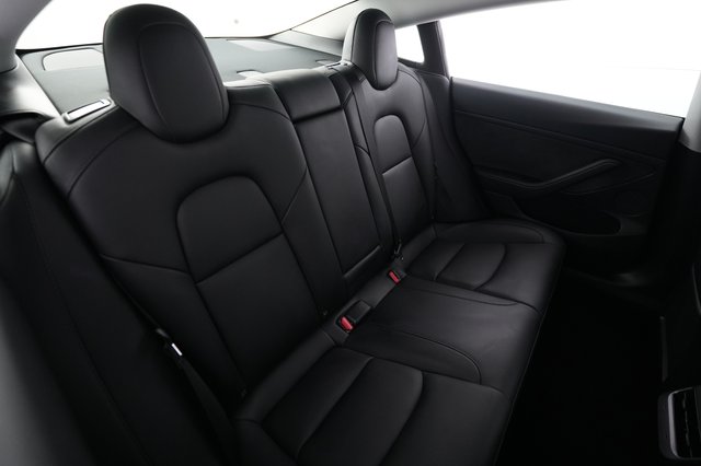 2022 Tesla Model 3 — photo 4 of 24