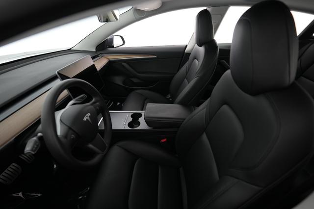 2022 Tesla Model 3 — photo 3 of 24