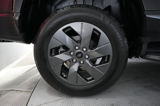2023 Ford F-150 Lightning — photo 7 of 15