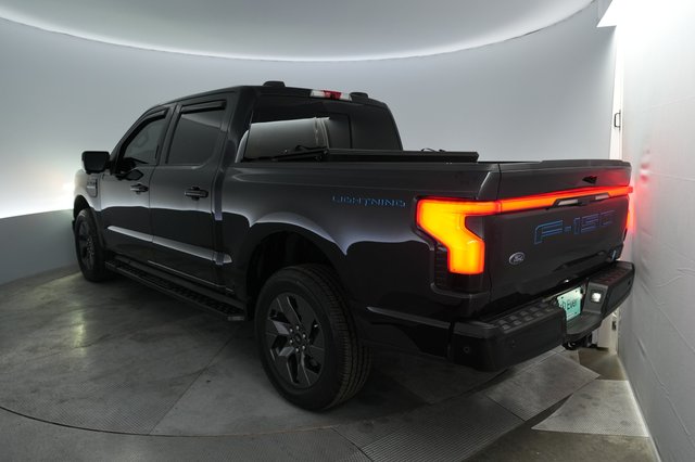 2023 Ford F-150 Lightning — photo 2 of 15