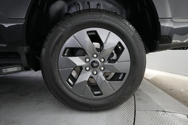 2023 Ford F-150 Lightning — photo 10 of 15