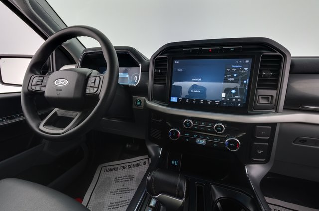 2022 Ford F-150 Lightning — photo 14 of 18