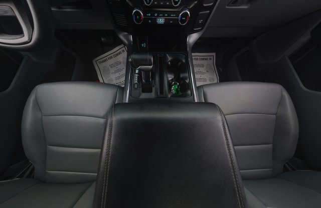 2022 Ford F-150 Lightning — photo 16 of 18