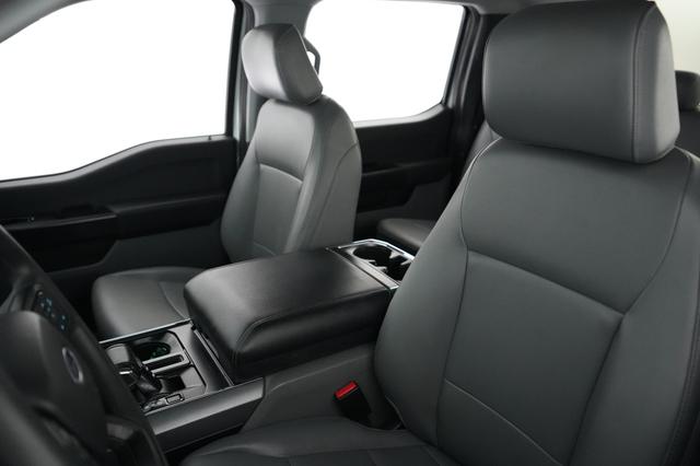 2022 Ford F-150 Lightning — photo 3 of 18