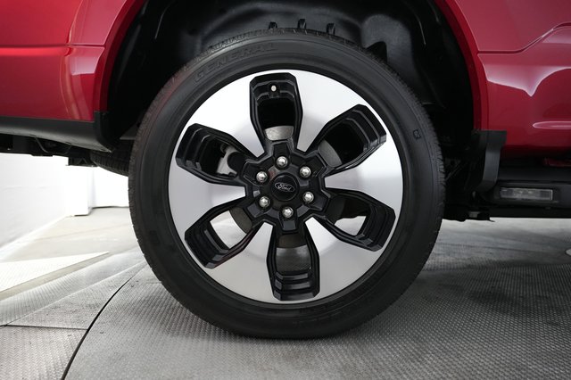2022 Ford F-150 Lightning — photo 11 of 15