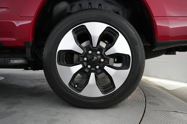 2022 Ford F-150 Lightning — photo 10 of 15
