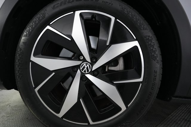 2023 Volkswagen ID.4 — photo 7 of 22