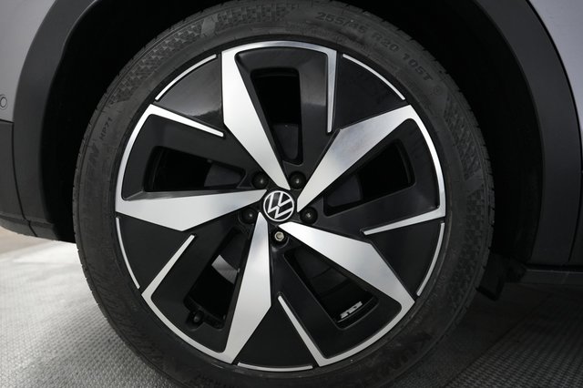 2023 Volkswagen ID.4 — photo 16 of 22