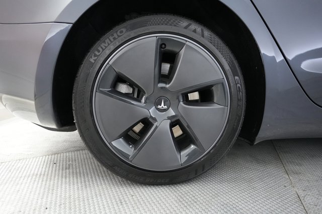 2023 Tesla Model 3 — photo 17 of 21