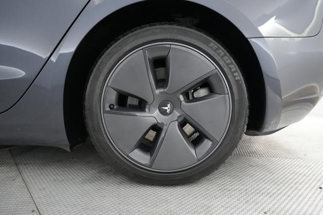 2023 Tesla Model 3 — photo 7 of 21