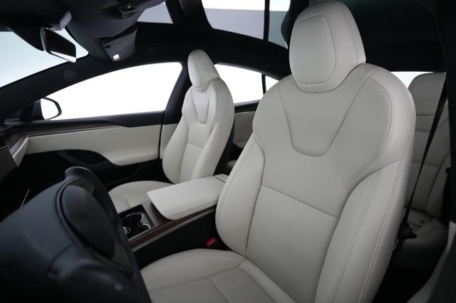 2023 Tesla Model S — photo 3 of 21