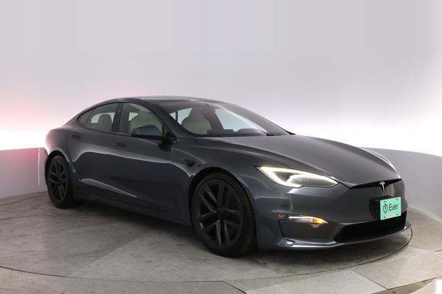 2023 Tesla Model S — photo 10 of 21