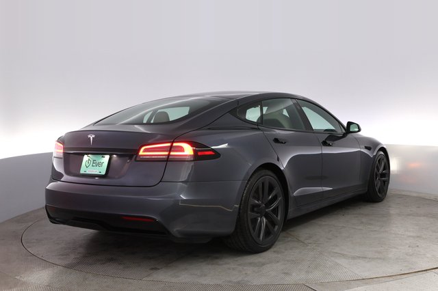 2023 Tesla Model S — photo 2 of 21