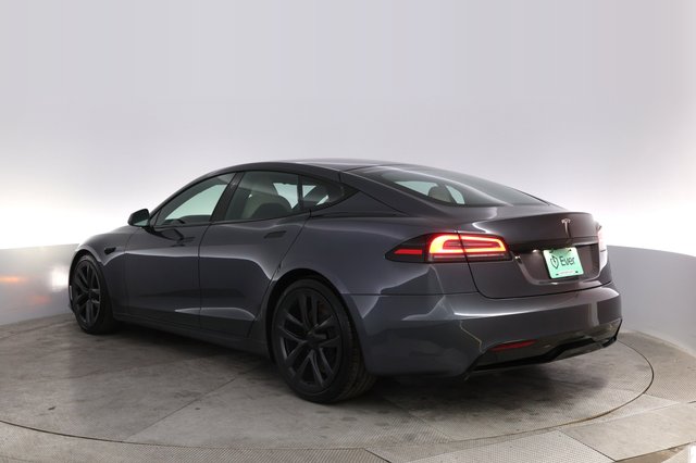 2023 Tesla Model S — photo 13 of 21
