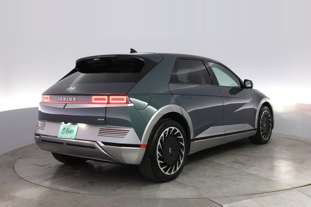 2023 Hyundai IONIQ 5 — photo 2 of 23