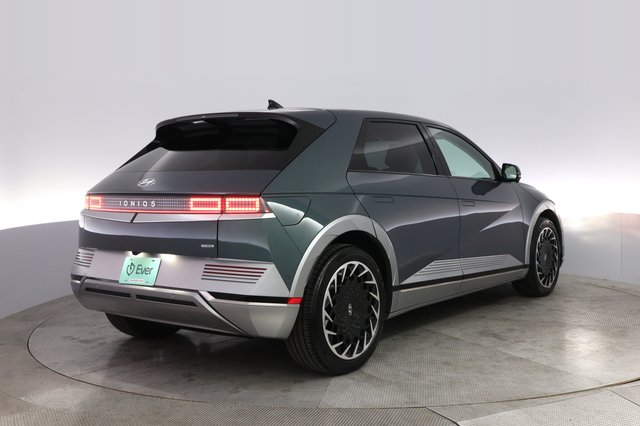 2023 Hyundai IONIQ 5 — photo 2 of 23