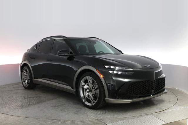 2023 Genesis GV60 — photo 10 of 23